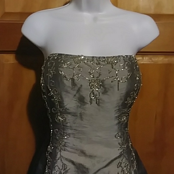 Jump - Picture 2 of 4